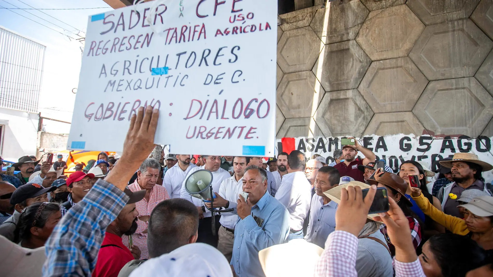 Agricultores denuncian cobros excesivos de la CFE  (1)